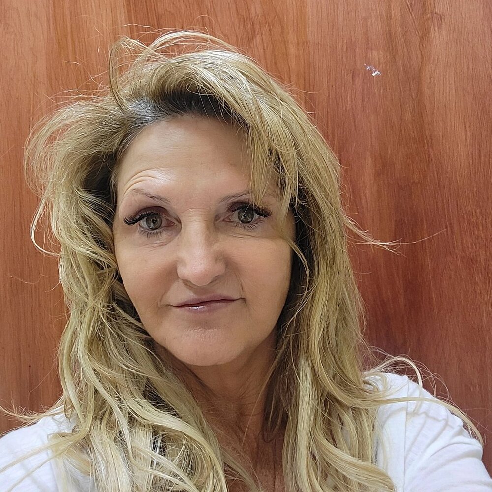 Meet your Posher, Carnette